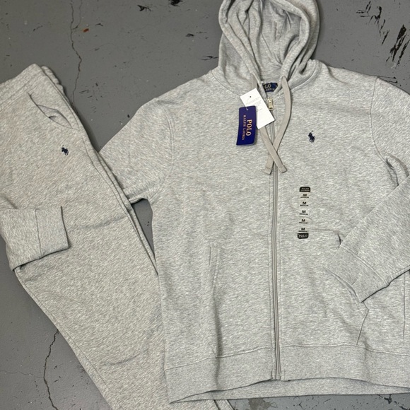 Men’s Two piece polo joggers and hoodie set, NWT , never worn - Picture 3 of 3